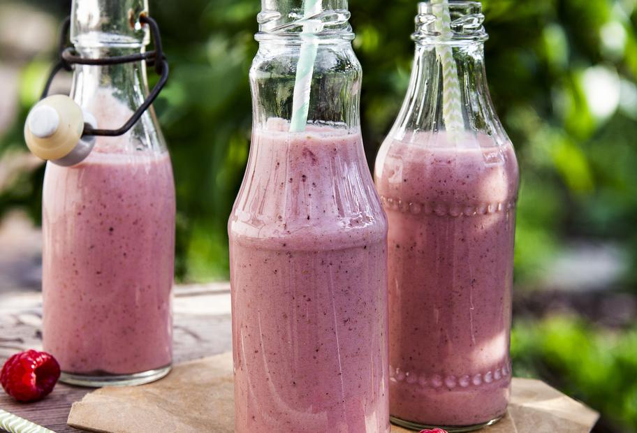 Bananen-Himbeer-Smoothie aus dem Thermomix® | ZAUBERTOPF Bananen-Himbeer-Smoothie aus dem Thermomix® | ZAUBERTOPF