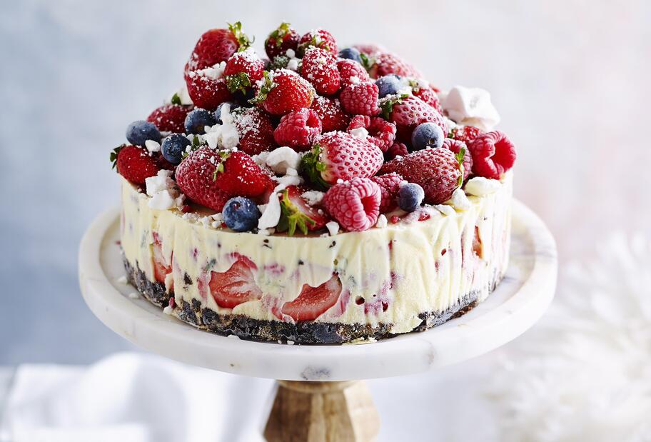 Eistorte mit Beeren mit dem Thermomix® | ZAUBERTOPF