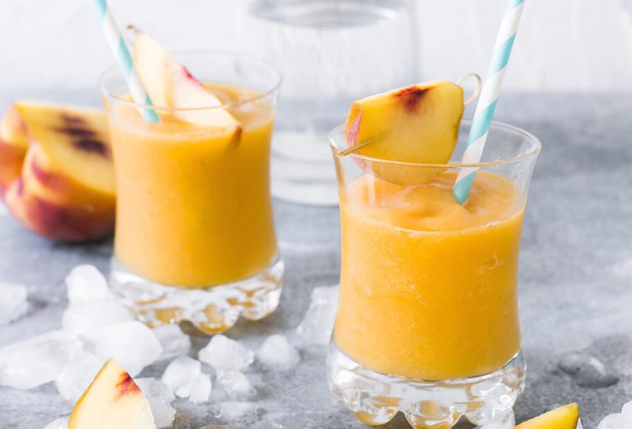 Pfirsich-Wodka-Drink mit dem Thermomix® | ZAUBERTOPF