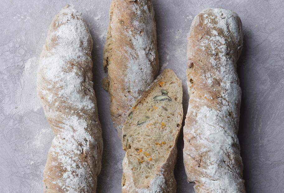 Vollkornbaguette mit Karotten und Walnüssen für den Thermomix® Vollkornbaguette mit Karotten und Walnüssen für den Thermomix®