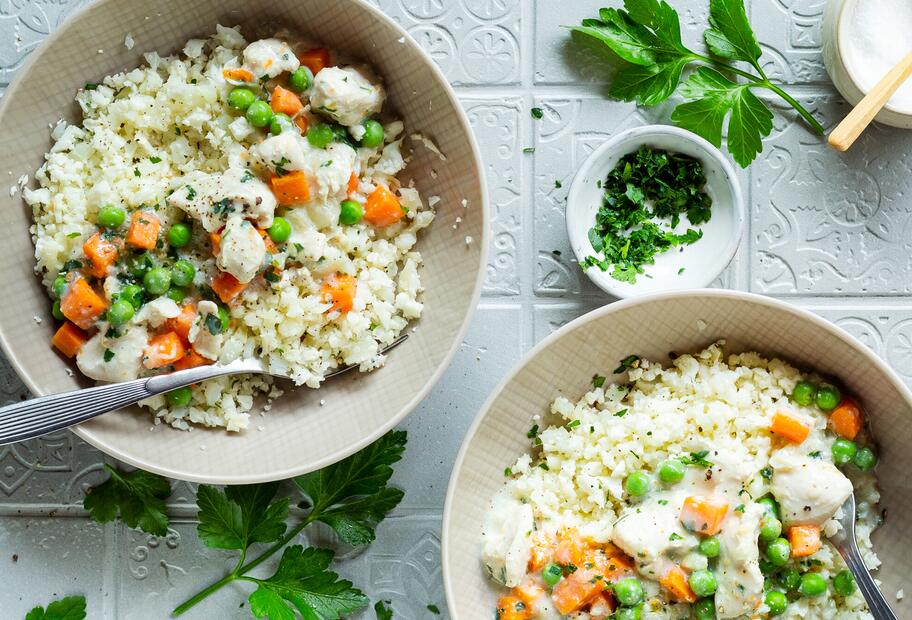 Low-Carb-Hühnerfrikassee mit Blumenkohlreis für den Thermomix®