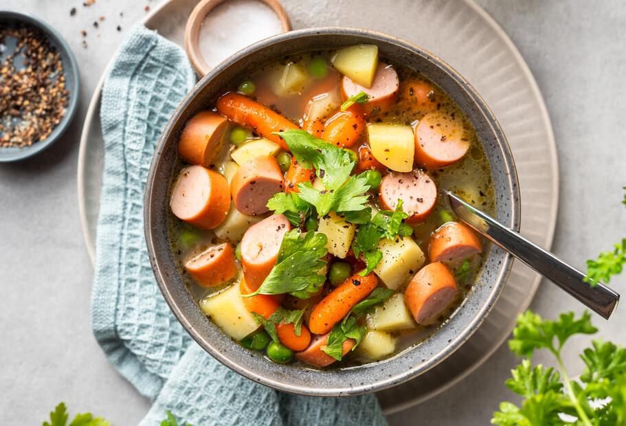 Erbsen-Möhren-Eintopf mit Würstchen für den Thermomix®