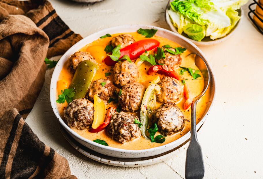 Hackbällchen in Paprika-Rahm-Soße mit dem Thermomix®