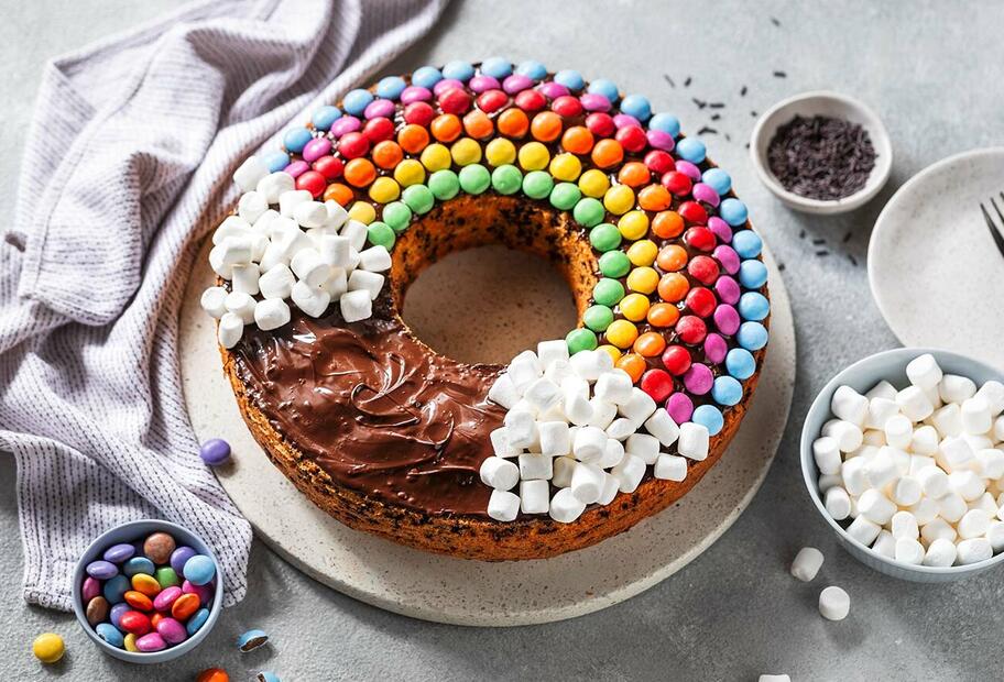 Regenbogenkuchen mit „Smarties” für den Thermomix®