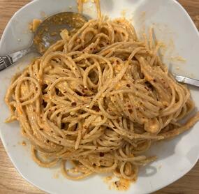 diese Nudeln in mich rein.🍝🍽️😋