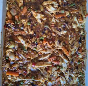 etwas mehr Kokosmilch, verfeinert mit Sambal Olek, und Asia Gewürz. Etwas Speisestärke für die cremigkeit. Als Beilage noch Reis serviert. Wird es definitiv wieder geben. ;-))