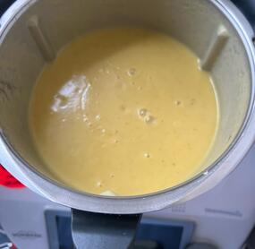 Aufgrund einer ZahnOP, habe ich die Suppe etwas länger püriert. So kann ich sie besser schlürfen.😋