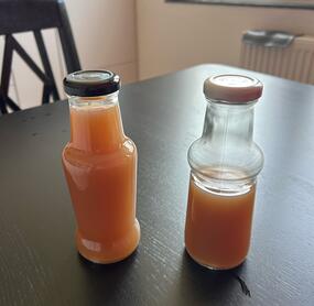 Hallo, schade um die Datteln. Dieses Rezept solltet ihr wirklich noch mal ausprobieren. In den Flaschen ist die gesamte Ausbeute der Rest ist wahrscheinlich im Leinentuch. Dies Rezept nicht noch mal.