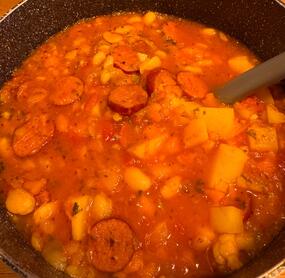 Achso total vergessen. Ich habe 500g Kartoffeln und 500g Bohnen drin. Würde nächstes Mal aber die 850g Bohnen nehmen. Hatte nur nicht genug da.