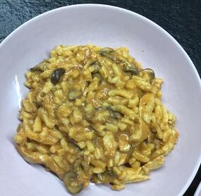 Es hat uns sehr gut geschmeckt. Ich habe nur zusätzlich in einer Pfanne Hähnchengeschnetzeltes angebraten und das zusammen mit den Spätzle zur Soße gegeben.