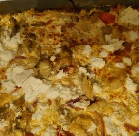 Heute das erste Mal gekocht,kam bei der Familie super an,meine Tochter,die eigentlich kein Feta mag hat sich 2x nachgekommen! Ich hab es mit Hähnchengyros und Schmand zubereitet.Wird es wieder geben!