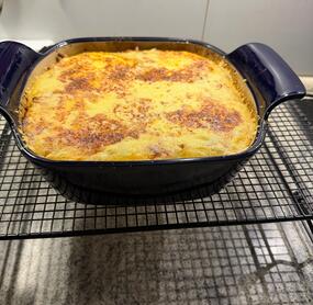 Geschmacklich ein hervorragendes Rezept! Leider ist das Hackfleisch trotz genauer Anleitung im TM7 angebrannt. Die Reinigung dauerte 45 Minuten. Trotzdem werde ich es noch einmal versuchen.👍🥣