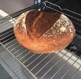 Bin gespannt wie es schmeckt! Habe aber statt Weizen Mehl, Dinkel Mehl genommen.