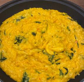 Wahnsinn! Seit dem ersten Mal mache ich dieses Gericht jetzt immer. Ich finde es super, ich hebe nur mehr Spinat unter als angegeben. danke für das Rezept 