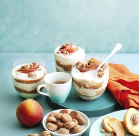 Amarettini-Pfirsich-Semifreddo