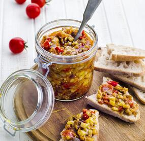 Würziges Ofengemüse im Glas