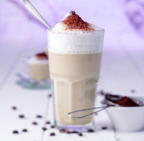 Cappuccino-Pannacotta mit Milchschaumhaube