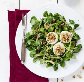 Feldsalat mit Honig-Ziegenkäse und Walnüssen