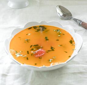 Klare Tomatensuppe