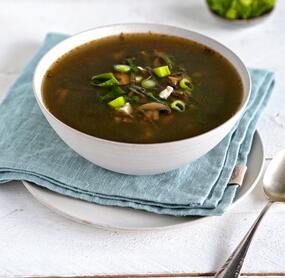 Miso-Suppe mit Seidentofu