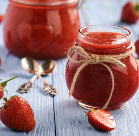 Erdbeermarmelade mit Cognac