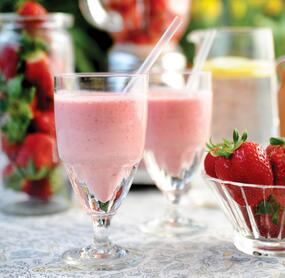 Einfacher Erdbeersmoothie mit Quark