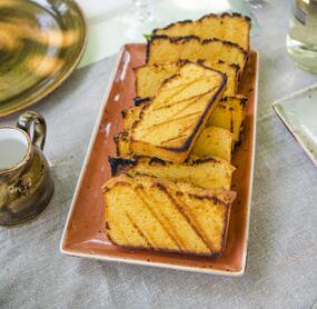 Saftiges Maisbrot