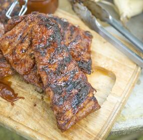 Spareribs mit würziger Marinade