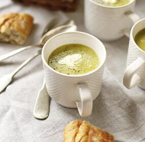 Schnelle Brokkolicremesuppe mit Kartoffeln