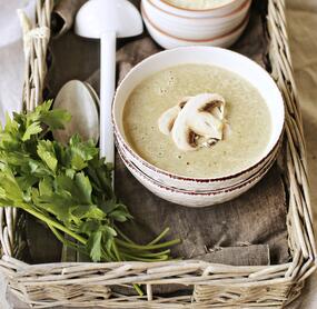 Champignon-Cremesuppe mit Parmesan