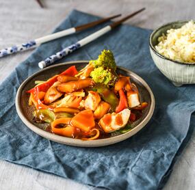 Hähnchen süßsauer mit Gemüse und Reis
