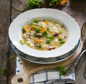 Herbstliche Graupensuppe