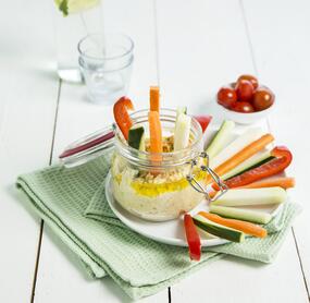 Hummus mit Gemüsesticks