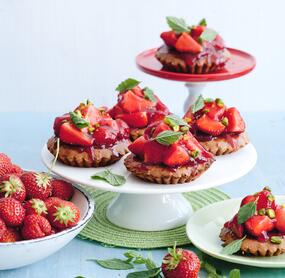 Kleine Erdbeer-Schokoladenkuchen