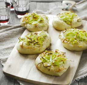 Kleine Pizzen mit Porree