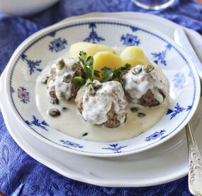 Königsberger Klopse zu Salzkartoffeln