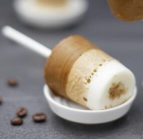 Latte-macchiato-Eis am Stiel