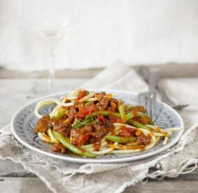 Makkaroni mit Lammhacksugo und Bohnen