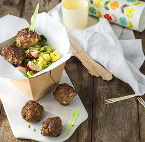 Mini-Frikadellen mit Kartoffelsalat