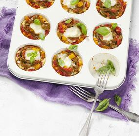 Klein aber oho: Nudelküchlein mit Eierguss