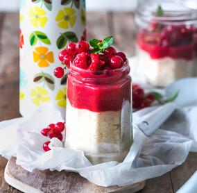 Porridge mit Fruchtsoße