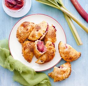 Rhabarber-Marzipan-Blätterteigteilchen