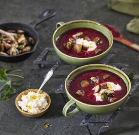 Rote-Bete-Suppe mit Mascarponecreme