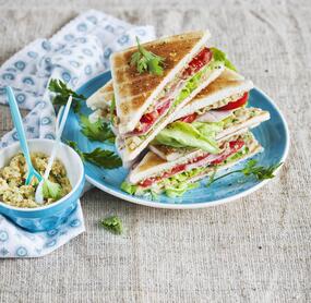 Sandwiches mit Schinken und Bohnenaufstrich