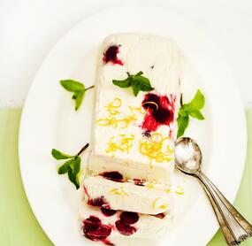 Semifreddo mit Kirschen und Limoncello
