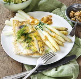 Spargel mit Mandelbutter und Zander