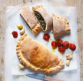 So gut: Würzige Spinat-Hackfleisch-Calzone