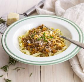 Tagliatelle mit Lamm-Gemüsebolognese