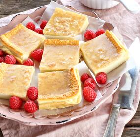 Zauberkuchen mit Himbeersoße