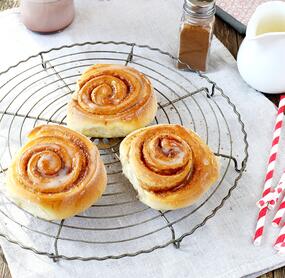 Zimtschneckenkuchen mit Schmandguss